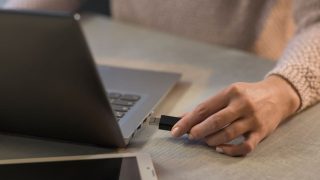 マルウェア usb
