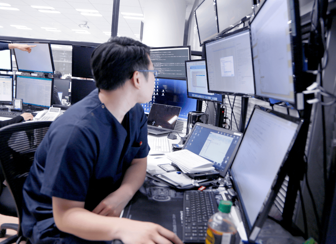 24時間365日社内の全デバイスをリアルタイム有人監視